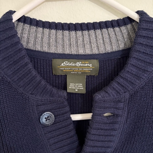 Eddie Bauer Men's Navy Knit Crewneck Button Detail Sweater - Size Medium - Picture 3 of 4